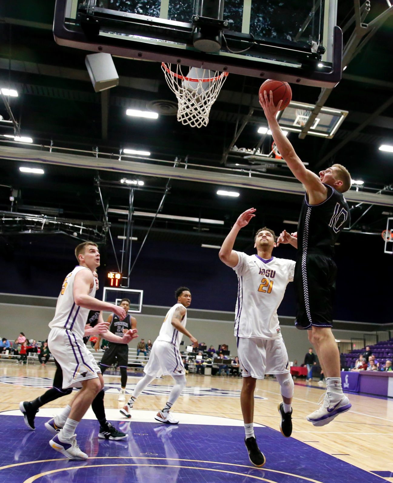 WSU MBB vs MSU 11